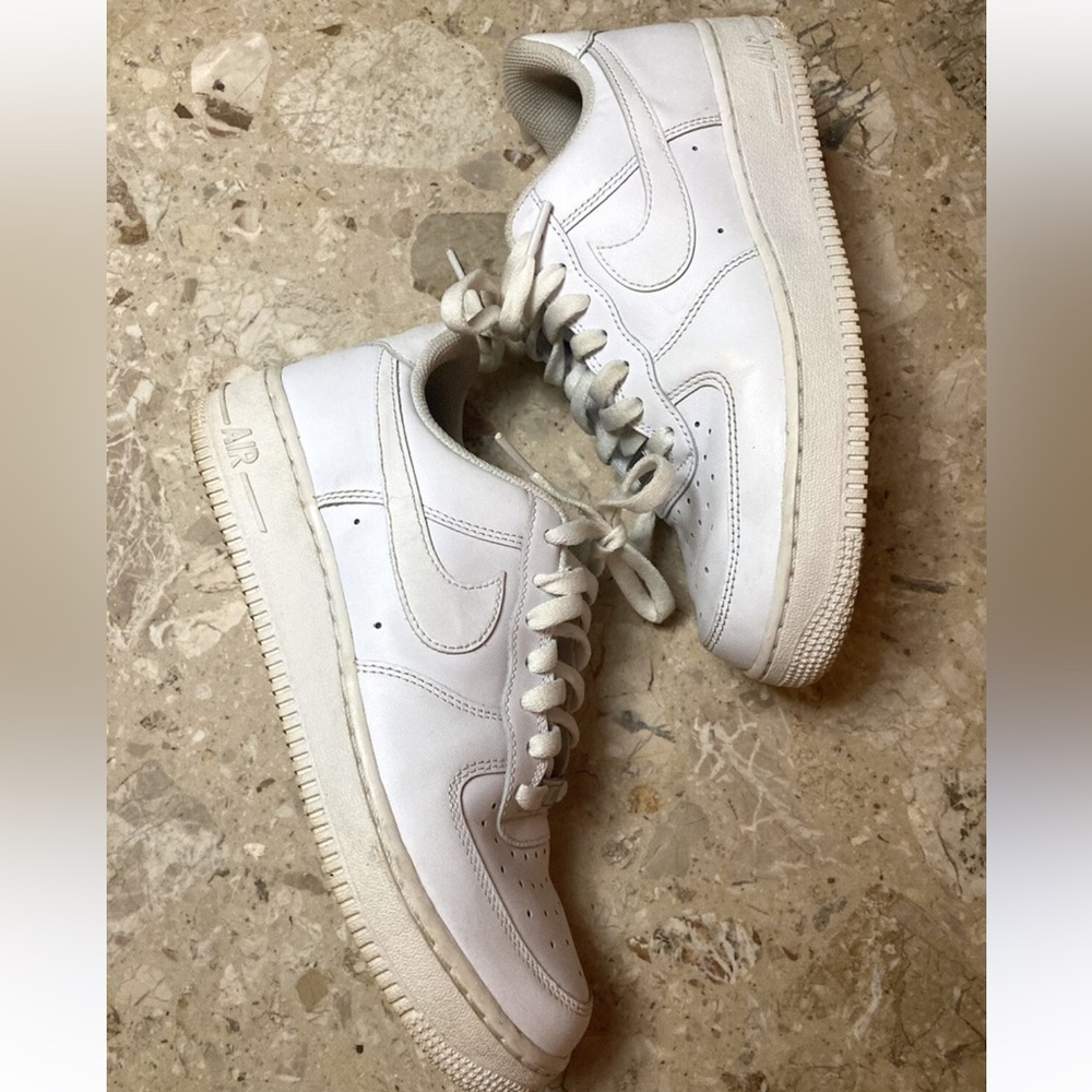 Women's Nike Air Force 1 One Low 07
Triple White Leather Original Sz 6